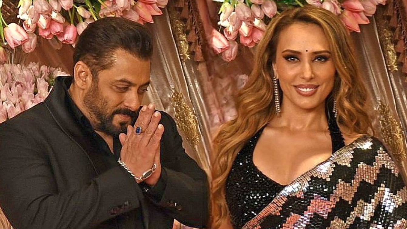 Salman Khan mai calcă strâmb în relația cu Iulia Vântur. Ce spune tatăl actorului de la Bollywood