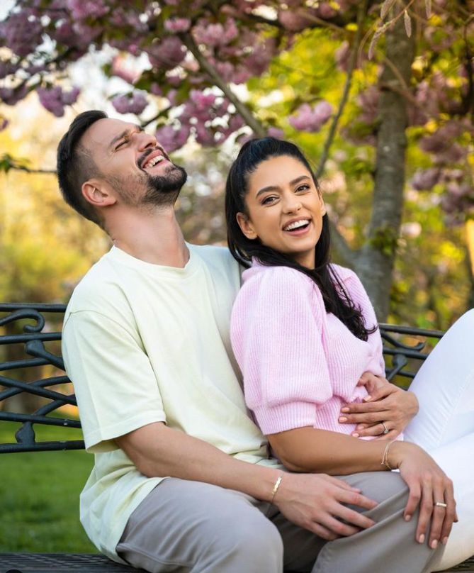 Decizie neașteptată înainte de sărbători! Oana Moșneagu și Vlad Gherman renunță la….