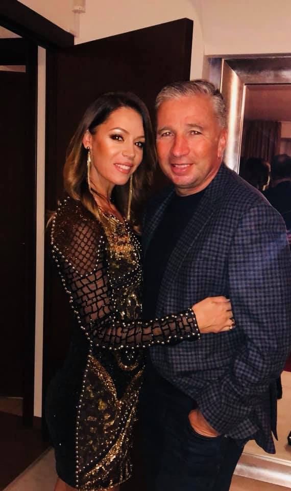 Cine este Adriana Petrescu, a doua soție a lui Dan Petrescu, și ce sacrificii majore a făcut pentru a fi alături de celebrul antrenor: