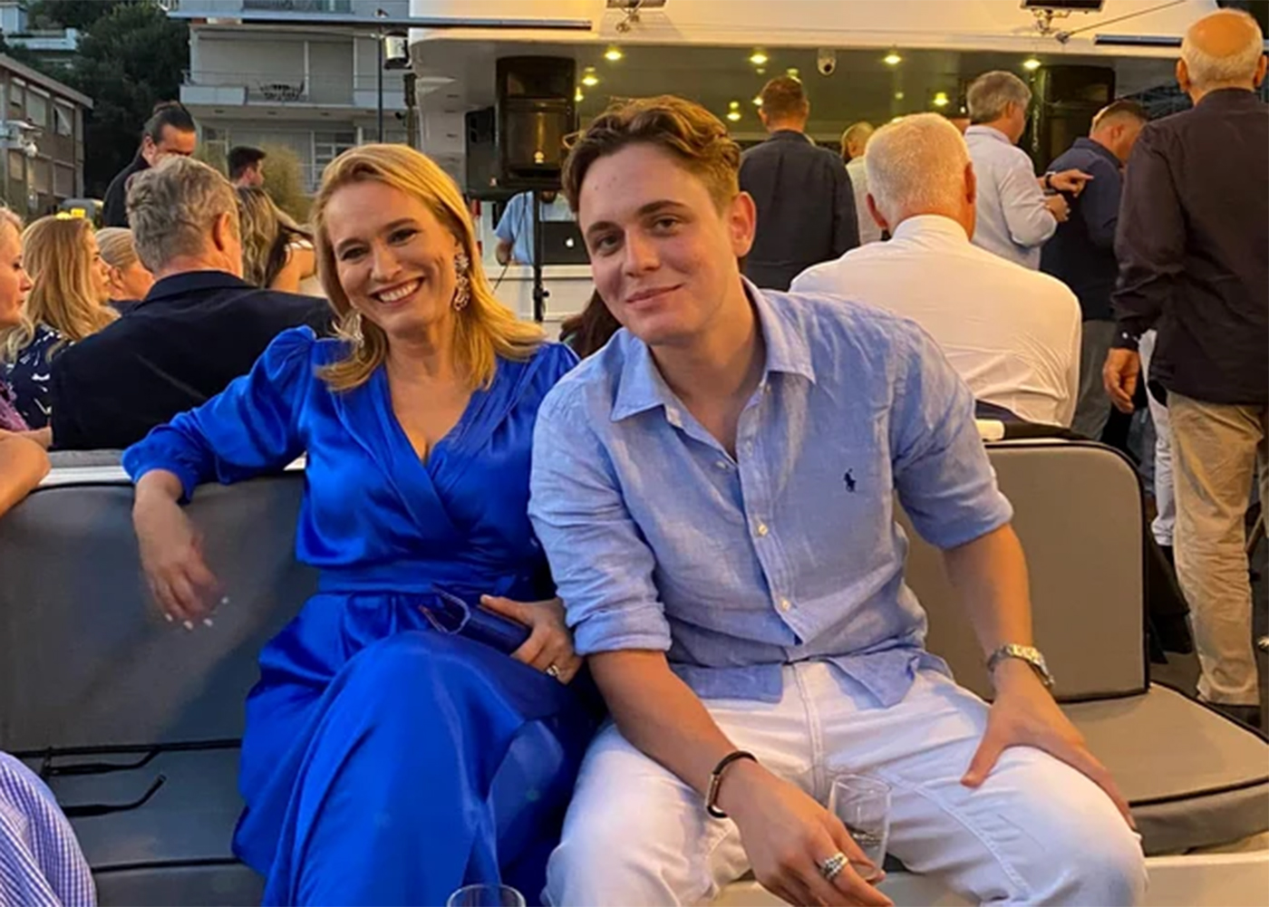 Câte clase și ce studii are fiul Andreei Esca. Motivul exmatriculării lui Aris Eram din liceu: