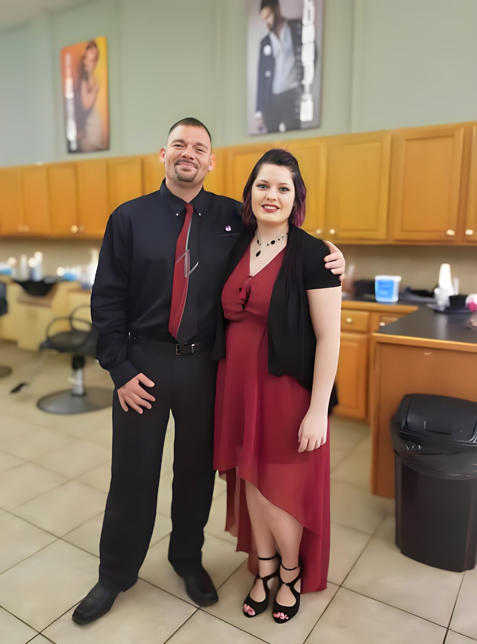 Povestea tinerei care s-a căsătorit cu tatăl ei, după ce a pierdut un pariu: