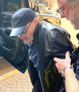 Îl recunoști? Am crescut cu el, l-am iubit din tot sufletul… iar azi viața l-a pus la pământ!