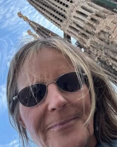 Toți o adorau în anii ’90, iar astăzi cu greu mai este recunoscută! Transformarea radicală a unei vedete care a marcat o generație: