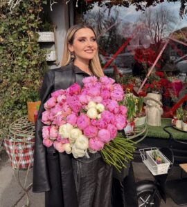 Este oficial! Alina Sorescu rupe tăcerea după buchetul misterios de flori – Adevărul despre viața ei sentimentală!