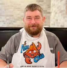 Un bărbat a intrat în comă după ce a încercat să îndepărteze un fir de păr crescut sub piele