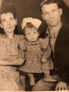 O recunoști? Fetița adorabilă din imagine e azi o mare actriță, iar anunțul ei emoționant i-a întristat pe toți: „Nu știu câți ani mai am…”