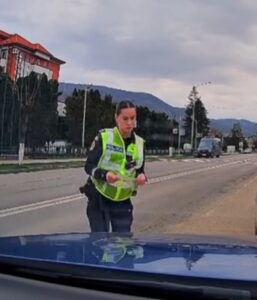 S-a făcut dreptate! Polițista care a amendat un șofer nevinovat a fost…