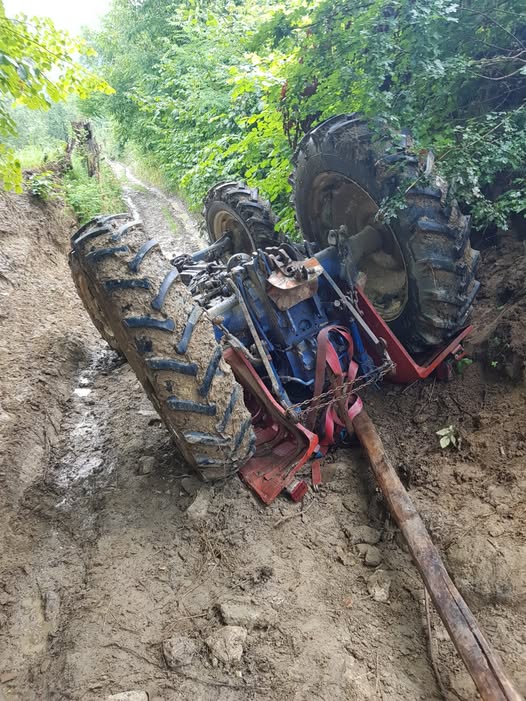 Accident năprasnic cu tractorul! Persoana rănită a…