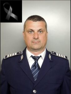 El este Radu Brînzan, polițistul care a murit în timp ce încerca să taie iarba din…