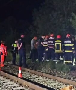 O mamă a fost spulberată de tren! Copilul din brațele ei a…