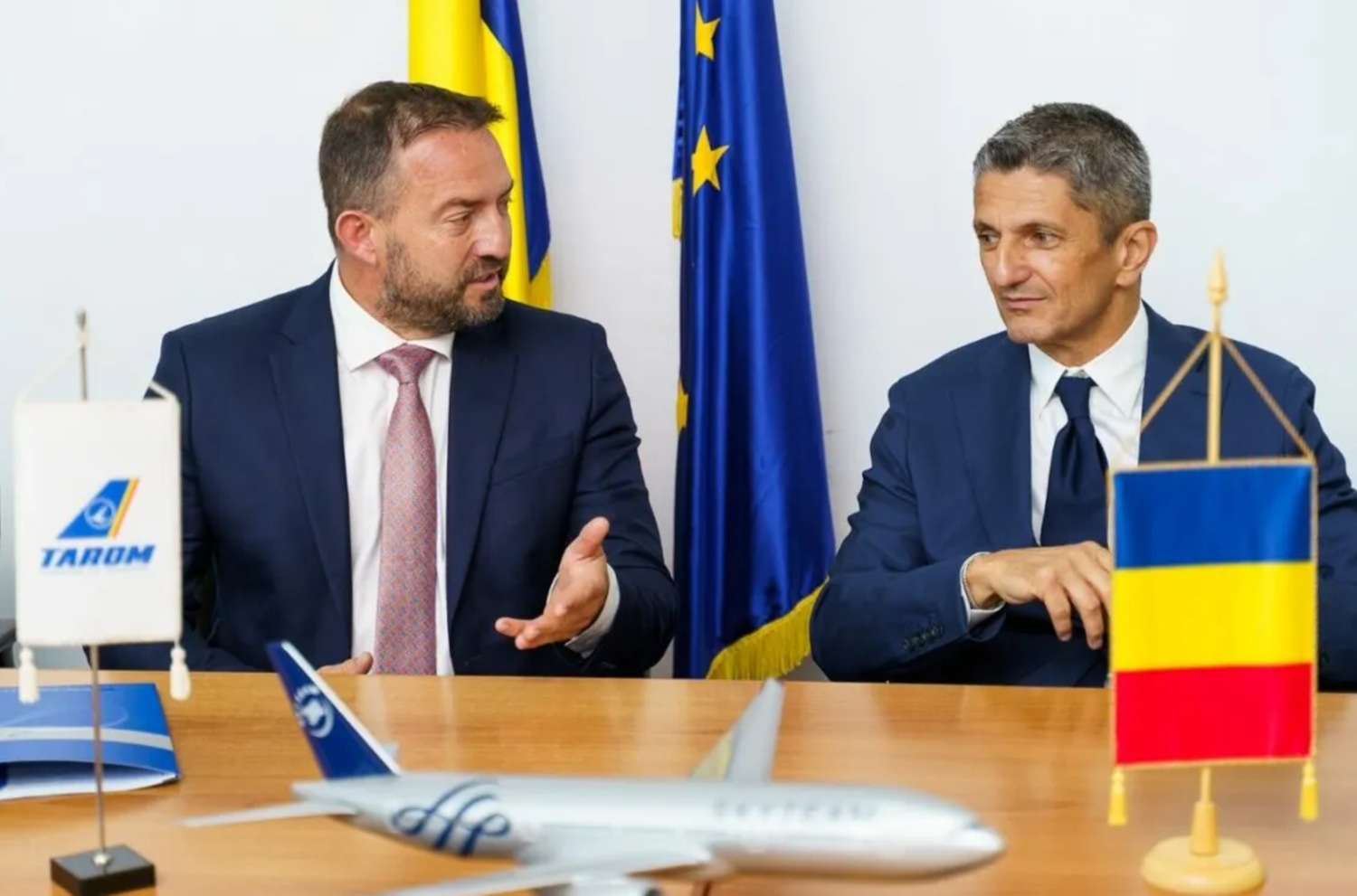 Mircea Lucescu intră în istoria TAROM. Prima aeronavă Boeing 737 MAX va purta numele legendarului antrenor