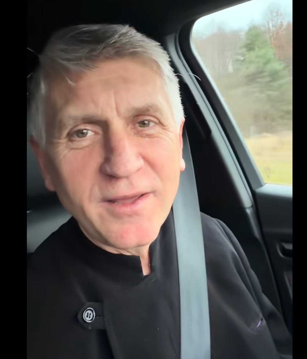 Bărbatul care l-a reclamat pe Cristian Pomohaci face dezvăluiri tulburătoare. Ce susține că s-ar fi petrecut în apropierea fostului preot