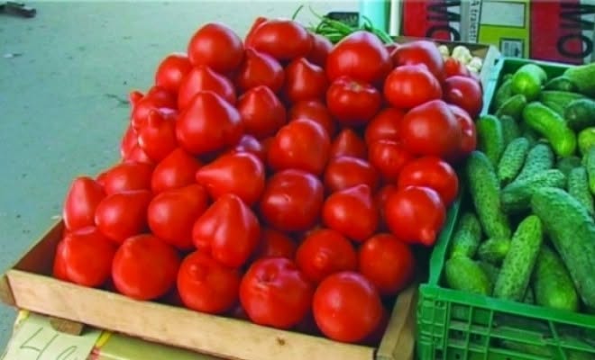 Pericolul ascuns al roșiilor țuguiate din piețe. Ce trebuie să știe românii înainte să cumpere
