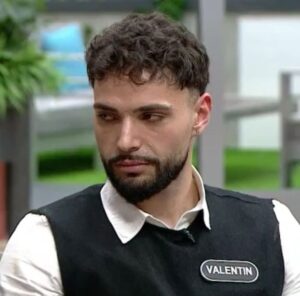 Cu toții au rămas mască în momentul în care Valentin s-a afișat cu o…